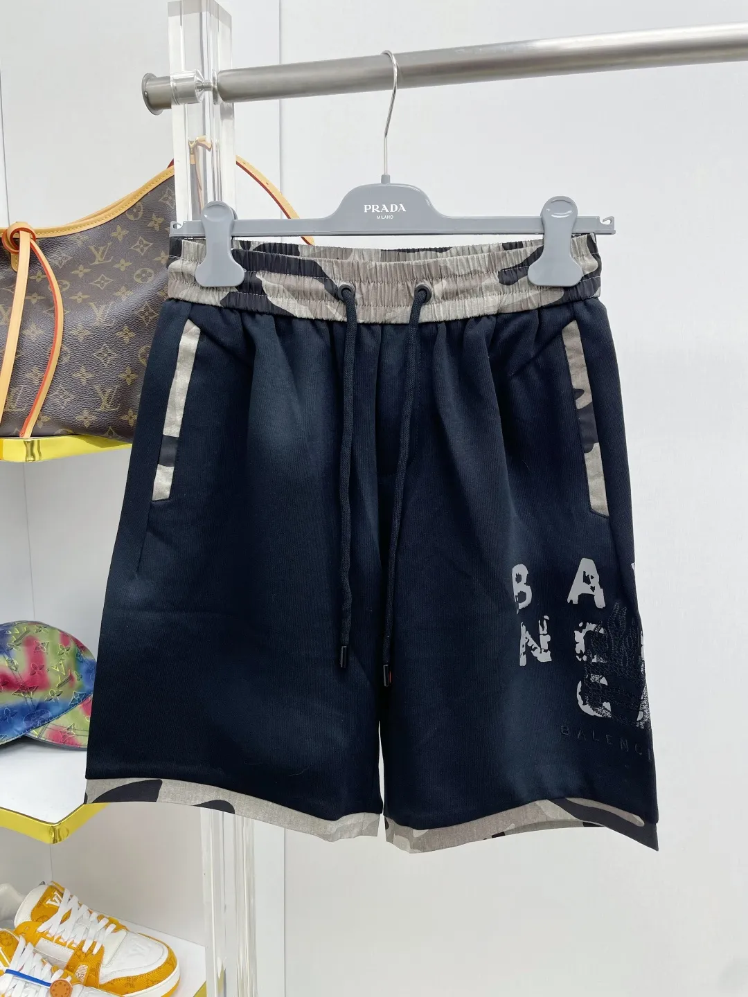 Bal Paris 2026 summer New Arrival camouflage stitching blurred letter printed brand LOGO casual shorts DD official website for sale simultaneously. Brand Classic LOGO casual pants, customized fabrics, excellent comfort and strong touch. Highly recognisable, perfect appearance and craftsmanship. Size:M-3XL